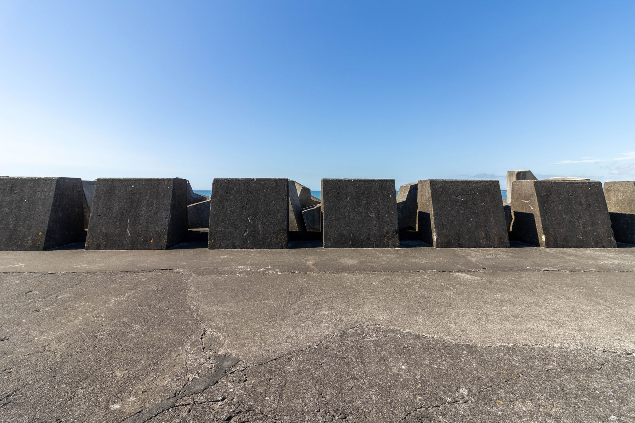 Breakwater gallery bollards
